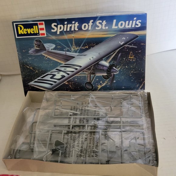 Revell 1:48 Scale Spirit Of St. Louis Plastic Model Kit - Historic Aircraft, Skill Level 10+